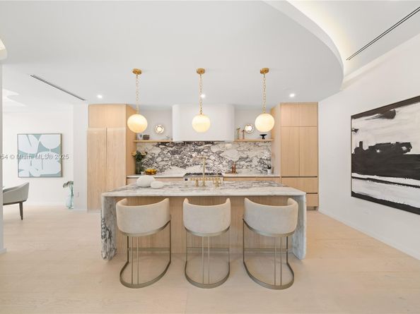 2053 N Bay Rd, Miami Beach FL 33140