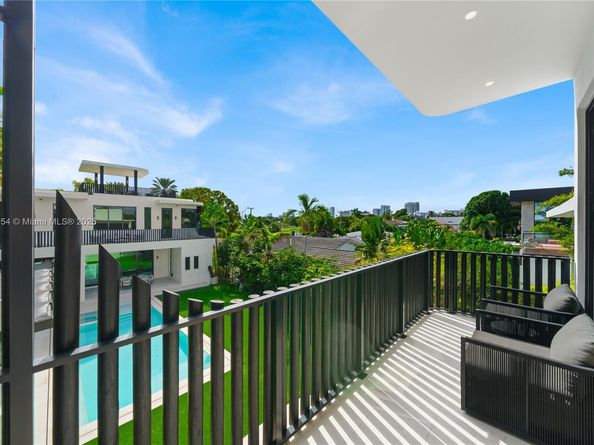 2053 N Bay Rd, Miami Beach FL 33140