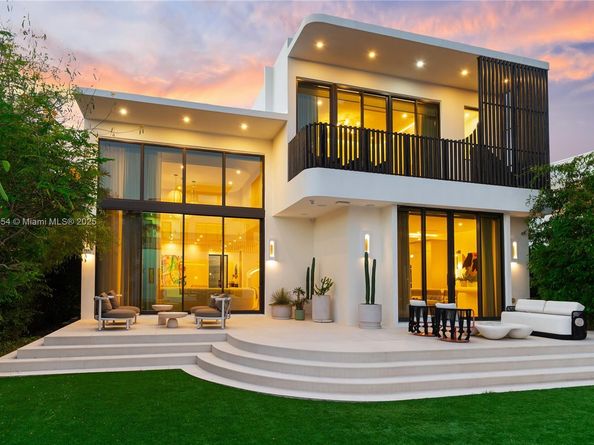 2053 N Bay Rd, Miami Beach FL 33140