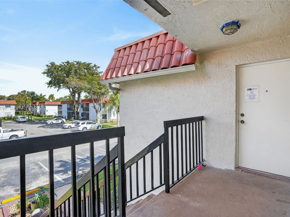 9730 Hammocks Blvd 20128, Miami FL 33196