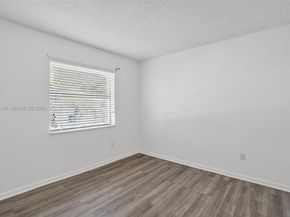 9730 Hammocks Blvd 20128, Miami FL 33196