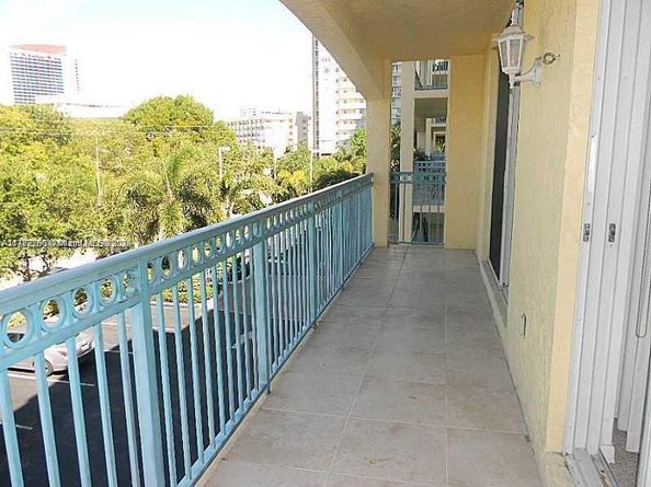 201 Golden Isles Dr 311, Hallandale Beach FL 33009