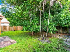 10470 SW 16th St, Pembroke Pines FL 33025