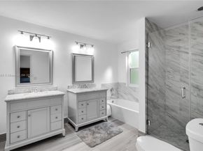 10470 SW 16th St, Pembroke Pines FL 33025
