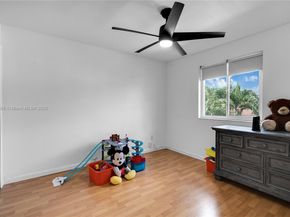 10470 SW 16th St, Pembroke Pines FL 33025