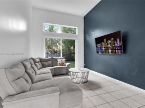 10470 SW 16th St, Pembroke Pines FL 33025