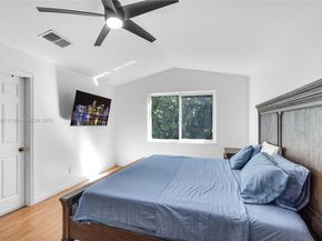 10470 SW 16th St, Pembroke Pines FL 33025
