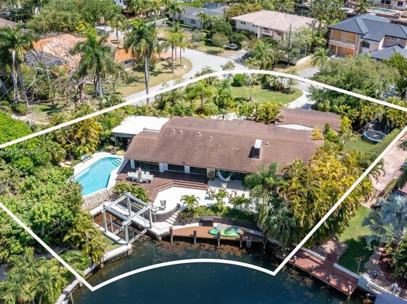 1240 Campamento Ave, Coral Gables FL 33156