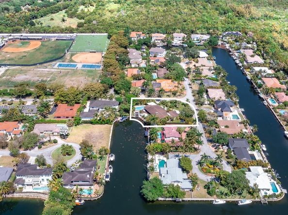 1240 Campamento Ave, Coral Gables FL 33156