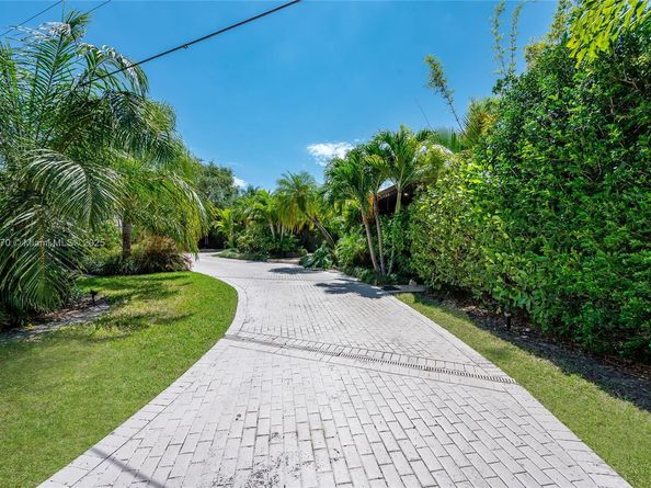 1240 Campamento Ave, Coral Gables FL 33156