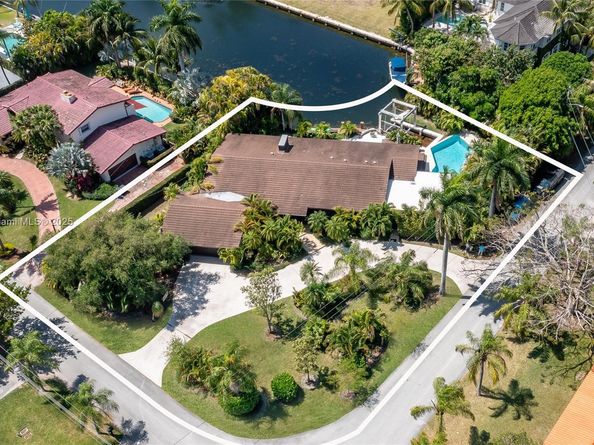 1240 Campamento Ave, Coral Gables FL 33156