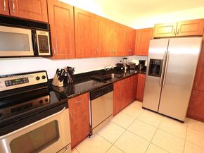 401 69th St 404, Miami Beach FL 33141