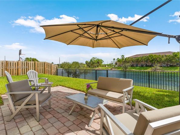 8820 SW 223rd Ter, Cutler Bay FL 33190