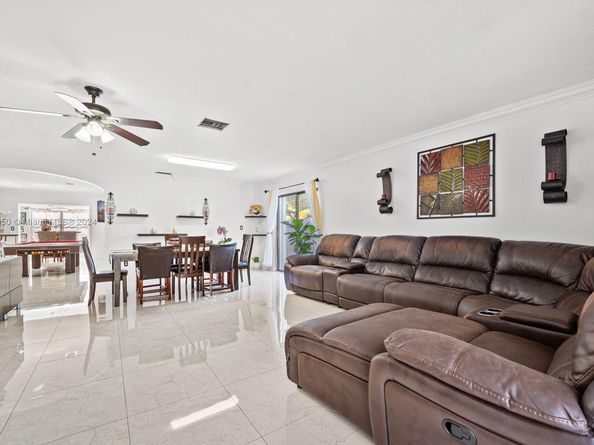 18745 SW 99th Rd, Cutler Bay FL 33157
