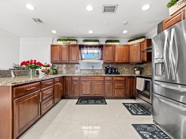 18745 SW 99th Rd, Cutler Bay FL 33157