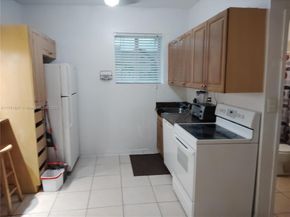 1021 NW 3rd St 305, Miami FL 33128