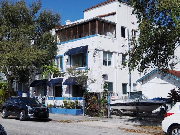 1021 NW 3rd St 305, Miami FL 33128