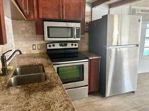 8732 SW 16th St, Davie FL 33324