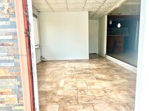 8732 SW 16th St, Davie FL 33324