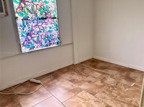 8732 SW 16th St, Davie FL 33324