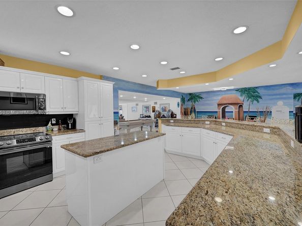 3031 NE 25th St, Fort Lauderdale FL 33305