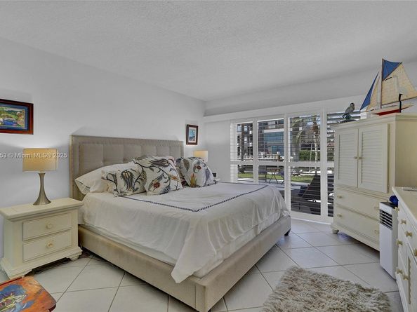 3031 NE 25th St, Fort Lauderdale FL 33305