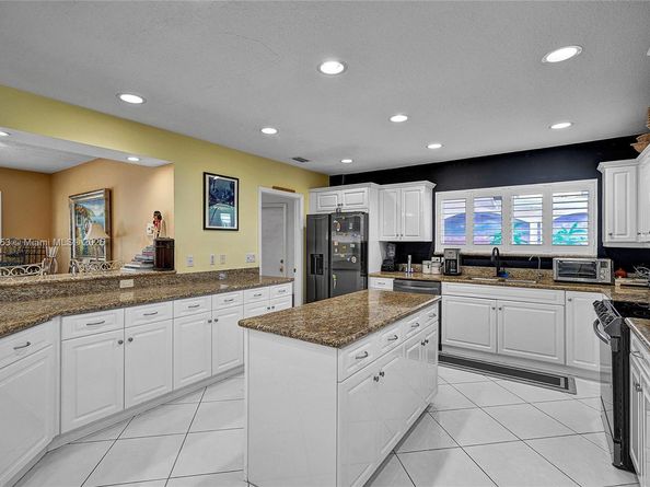 3031 NE 25th St, Fort Lauderdale FL 33305