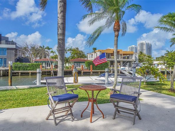 3031 NE 25th St, Fort Lauderdale FL 33305