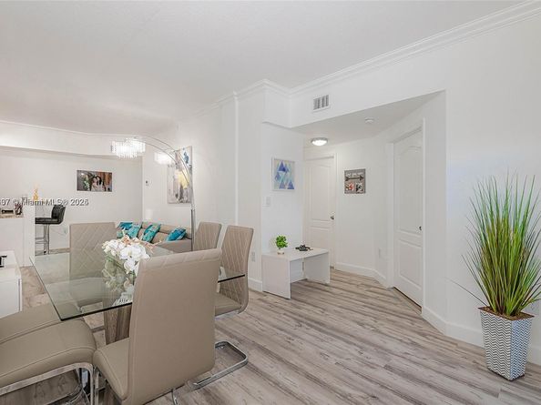 17425 NW 75th Pl 106, Hialeah FL 33015