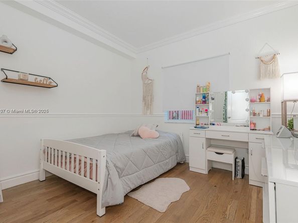 17425 NW 75th Pl 106, Hialeah FL 33015