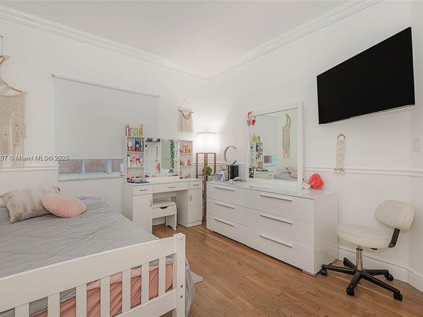 17425 NW 75th Pl 106, Hialeah FL 33015