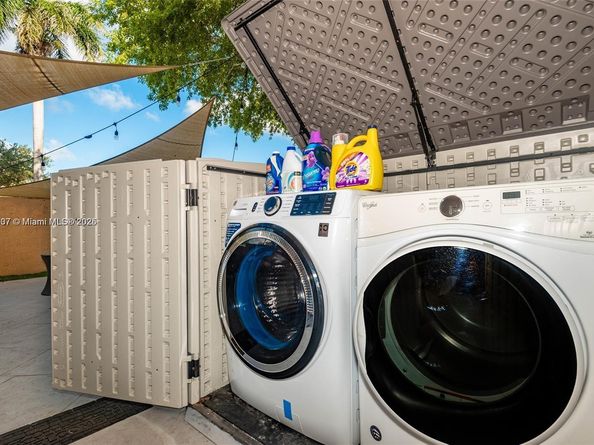 17425 NW 75th Pl 106, Hialeah FL 33015