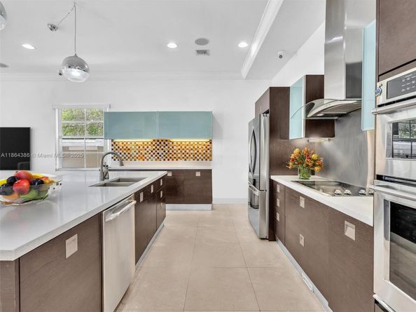 3521 Forest View Cir, Fort Lauderdale FL 33312