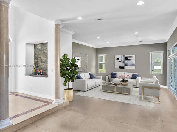 3521 Forest View Cir, Fort Lauderdale FL 33312