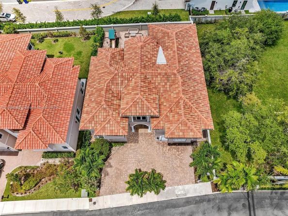 3521 Forest View Cir, Fort Lauderdale FL 33312