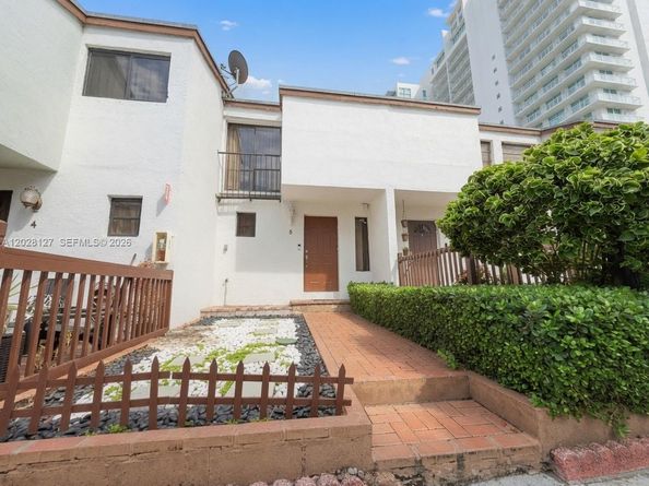 1901 NW S River Dr 5A, Miami FL 33125