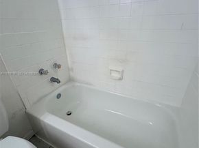 1701 NW 96th Ter 1E, Pembroke Pines FL 33024