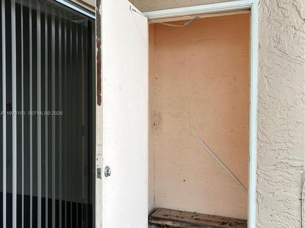 1701 NW 96th Ter 1E, Pembroke Pines FL 33024