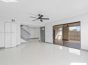 4843 NW 95th Ave, Sunrise FL 33351