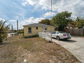 803 36th St, West Palm Beach FL 33407