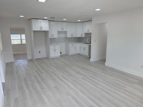 2920 NW 64th St, Miami FL 33147