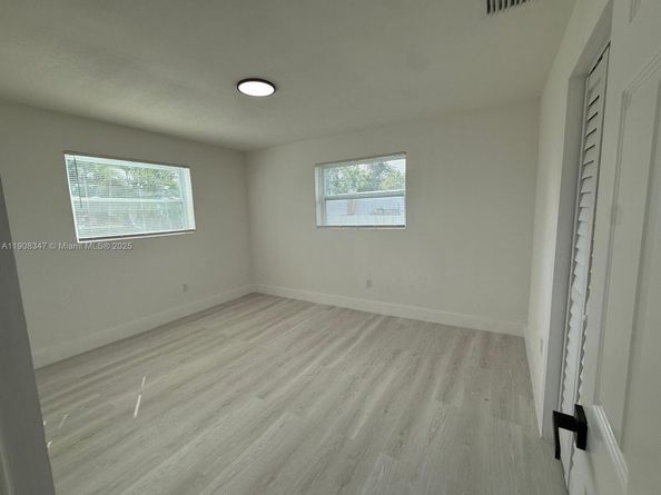 2920 NW 64th St, Miami FL 33147