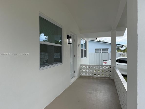 2920 NW 64th St, Miami FL 33147