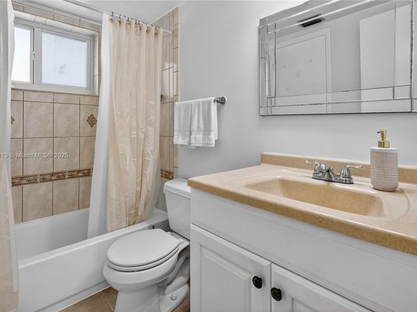 8103 Camino Real 307, Miami FL 33143