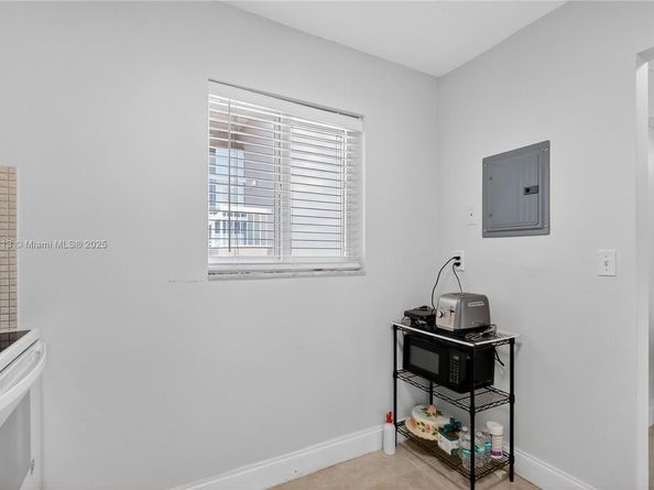 8103 Camino Real 307, Miami FL 33143