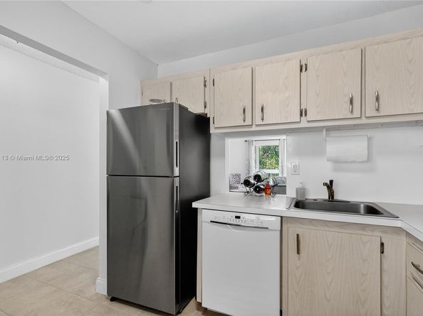 8103 Camino Real 307, Miami FL 33143