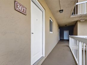 8103 Camino Real 307, Miami FL 33143