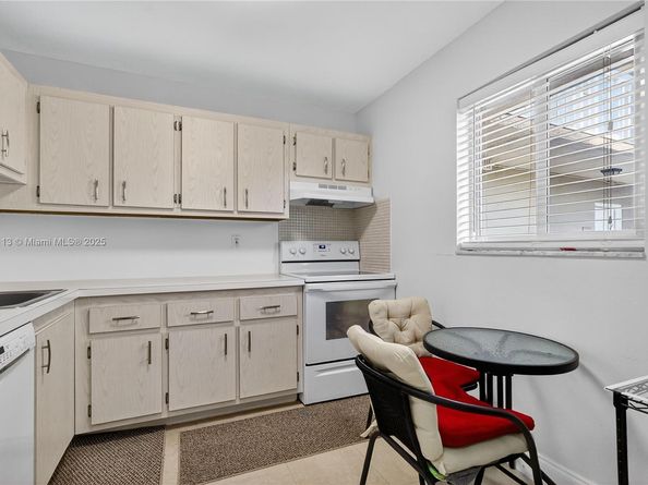 8103 Camino Real 307, Miami FL 33143