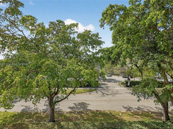 8103 Camino Real 307, Miami FL 33143