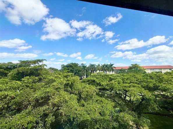 13105 SW 16th Ct 407L, Pembroke Pines FL 33027
